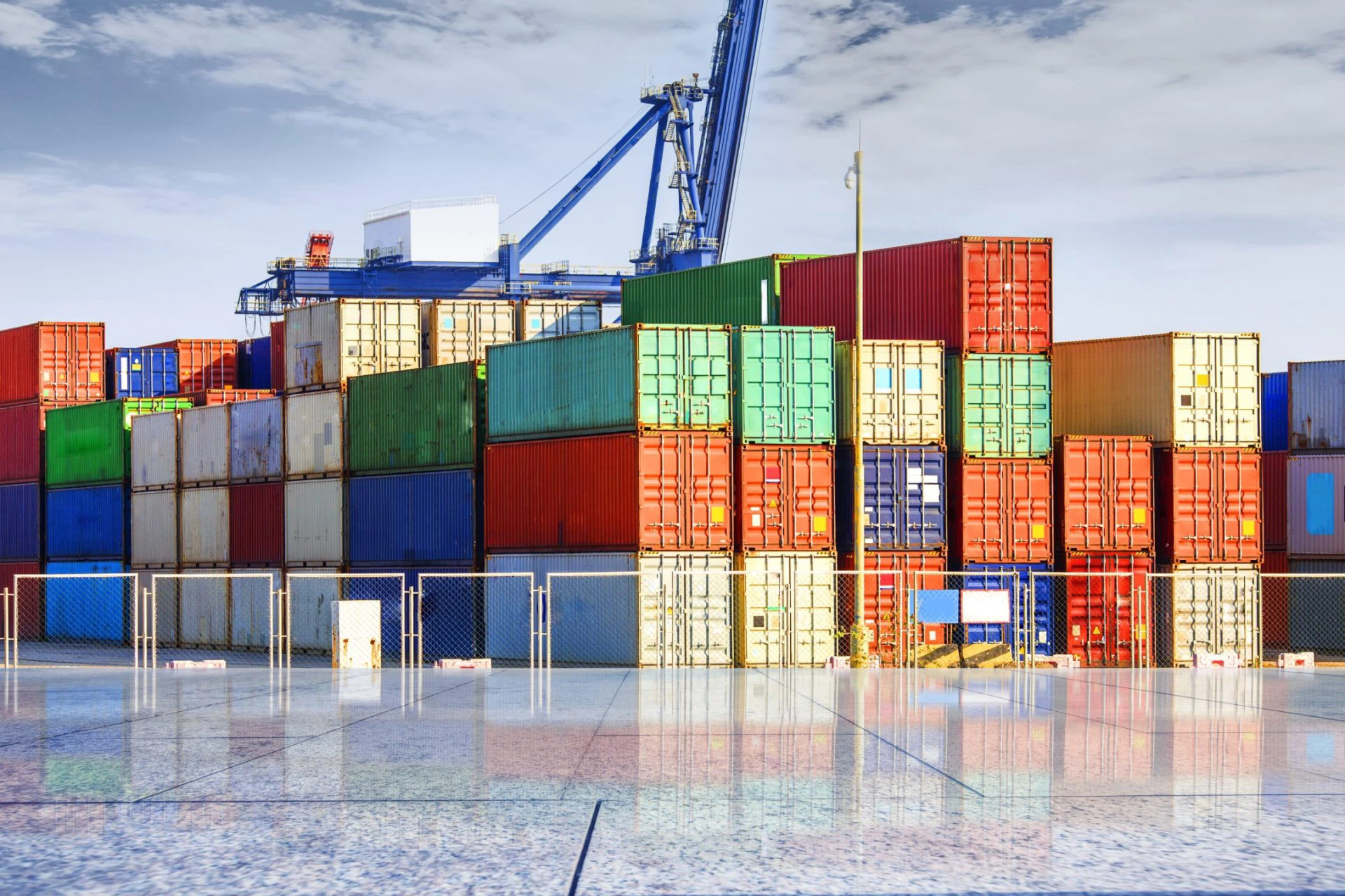 https://ihyafood.com/wp-content/uploads/2023/05/container-terminal-wharf-transport-scaled-e1661704895321-1920x1280-2.webp